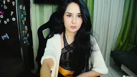 Snapshot of boxinghelen chatting on 02/02/25, 05:04 Helen  online show from 02/02/25, 05:04