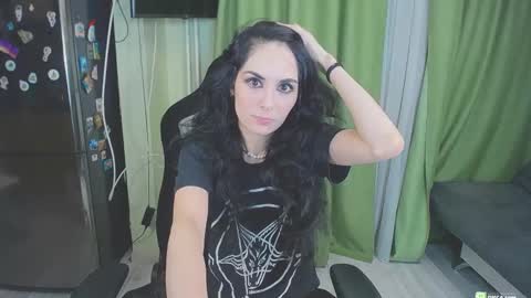 Snapshot of boxinghelen chatting on 03/11/25, 03:23 Helen  online show from 03/11/25, 03:23