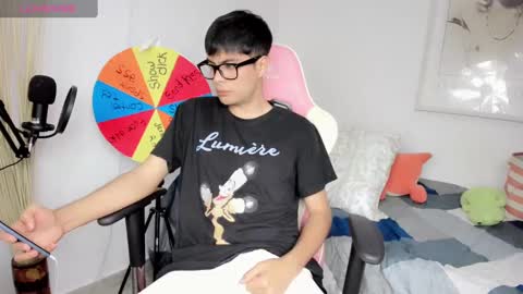 Snapshot of boy_andy__ chatting on 01/06/25, 06:20 Aaron online show from 01/06/25, 06:20