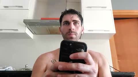 Snapshot of boy_aroundtheworld chatting on 04/08/26, 02:39 Dan online show from 04/08/26, 02:39