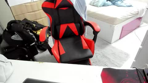 Snapshot of boy_boy22 chatting on 12/14/25, 11:53 boy_boy22 online show from 12/14/25, 11:53