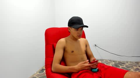 boy_cock_15 online show from 10/14/25, 10:43
