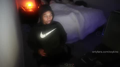 Snapshot of boy_kino chatting on 12/15/25, 02:27 Pixel Pleasures online show from 12/15/25, 02:27