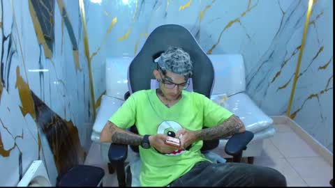 boy_tatto77 online show from 02/22/26, 07:34