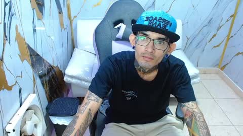 boy_tatto77 online show from 03/28/26, 12:27