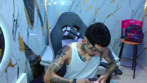 boy_tatto77 online show from 05/22/26, 11:16