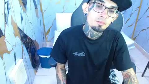 boy_tatto77 online show from 07/22/26, 01:52