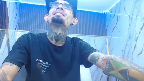 boy_tatto77 online show from 07/26/26, 12:52