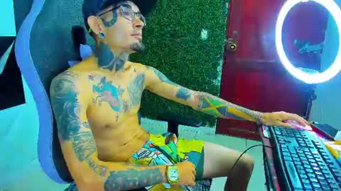 boy_tatto77 online show from 07/29/26, 01:37