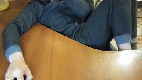 Snapshot of boyapollon chatting on 10/27/25, 05:44 BoyApollon online show from 10/27/25, 05:44