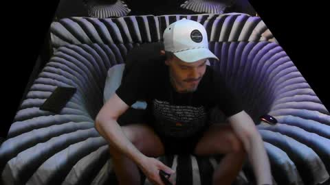 Snapshot of boyblond36 chatting on 09/26/25, 06:01 Slutty Stud online show from 09/26/25, 06:01