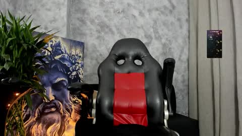 Snapshot of boyc02_ chatting on 11/12/25, 12:49 boyc02_ online show from 11/12/25, 12:49