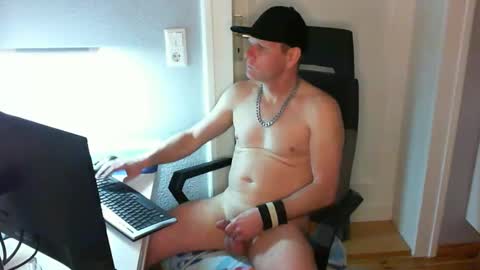 Julian online show from 02/09/25, 04:29