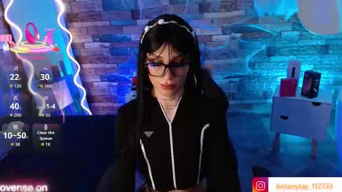 boyfox_tay online show from 10/16/25, 04:35