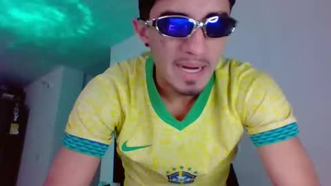 Snapshot of boyfriend_fuckme chatting on 02/25/26, 12:31 Felipe online show from 02/25/26, 12:31
