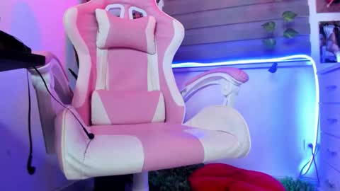 Snapshot of boyhornysex55 chatting on 10/27/25, 01:42 boyhornysex55 online show from 10/27/25, 01:42