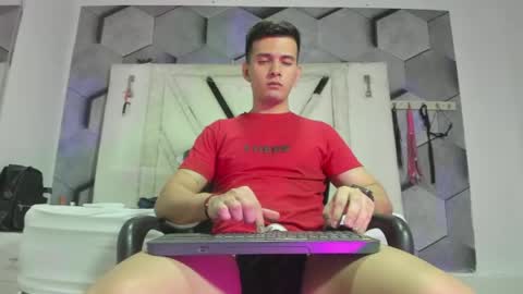 boyhot_mio online show from 07/25/26, 03:04