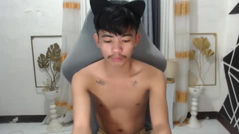 Snapshot of boynextdoor4ux chatting on 12/05/24, 08:33 HI IM JAMES DONT FORGET GIVE ME THUMBS UP AND JOIN TO MY FANCLUB online show from 12/05/24, 08:33