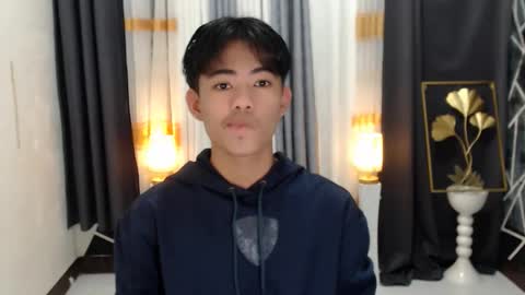 Snapshot of boynextdoor4ux chatting on 01/05/25, 02:19 HI IM JAMES DONT FORGET GIVE ME THUMBS UP AND JOIN TO MY FANCLUB online show from 01/05/25, 02:19
