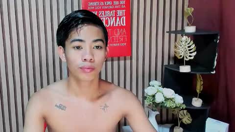 Snapshot of boynextdoor4ux chatting on 09/09/25, 09:31 HI IM JAMES DONT FORGET GIVE ME THUMBS UP AND JOIN TO MY FANCLUB online show from 09/09/25, 09:31