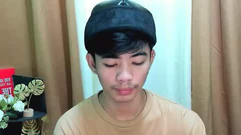 Snapshot of boynextdoor4ux chatting on 11/14/25, 01:15 HI IM JAMES DONT FORGET GIVE ME THUMBS UP AND JOIN TO MY FANCLUB online show from 11/14/25, 01:15