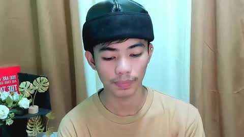 Snapshot of boynextdoor4ux chatting on 11/14/25, 09:35 HI IM JAMES DONT FORGET GIVE ME THUMBS UP AND JOIN TO MY FANCLUB online show from 11/14/25, 09:35