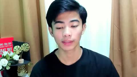 Snapshot of boynextdoor4ux chatting on 11/16/25, 02:39 HI IM JAMES DONT FORGET GIVE ME THUMBS UP AND JOIN TO MY FANCLUB online show from 11/16/25, 02:39