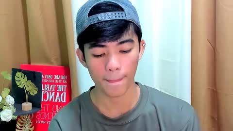 Snapshot of boynextdoor4ux chatting on 11/24/25, 02:28 HI IM JAMES DONT FORGET GIVE ME THUMBS UP AND JOIN TO MY FANCLUB online show from 11/24/25, 02:28