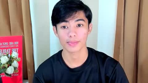 Snapshot of boynextdoor4ux chatting on 11/26/25, 03:24 HI IM JAMES DONT FORGET GIVE ME THUMBS UP AND JOIN TO MY FANCLUB online show from 11/26/25, 03:24