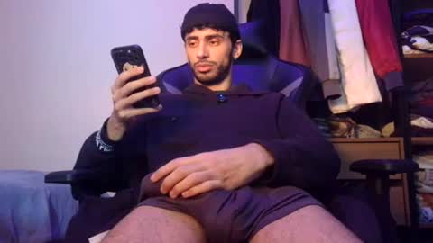 boyzinm2 online show from 06/12/26, 07:18