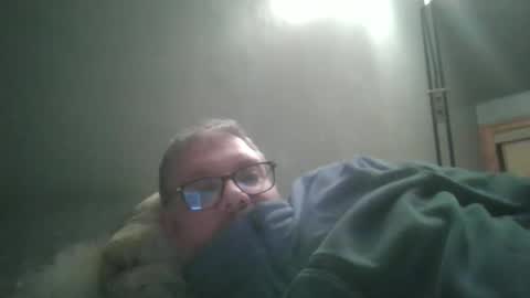 Snapshot of bozo81 chatting on 09/24/25, 10:24 bozo81 online show from 09/24/25, 10:24