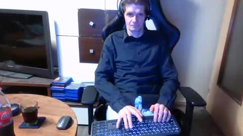 bponie1 online show from 12/04/24, 01:47