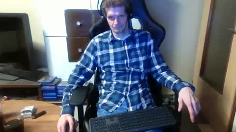 bponie1 online show from 12/22/24, 01:34