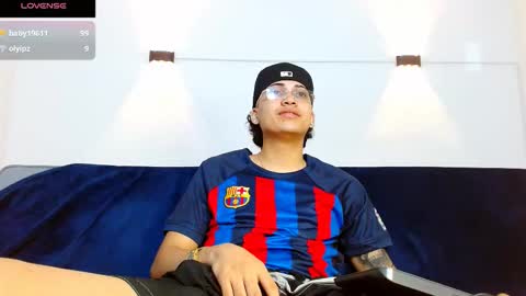 Snapshot of br4ndon_cooper chatting on 11/21/25, 02:16 Brandon online show from 11/21/25, 02:16