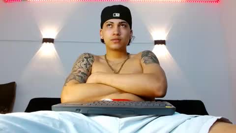 Snapshot of br4ndon_cooper chatting on 12/18/25, 08:15 Brandon online show from 12/18/25, 08:15