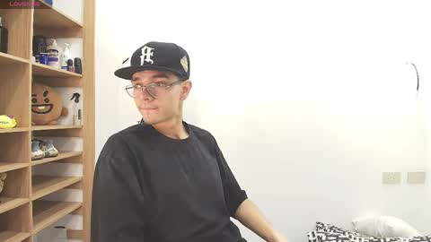Snapshot of brad_lee_ chatting on 06/08/26, 01:28 brad_lee_ online show from 06/08/26, 01:28