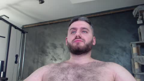 Snapshot of brad_pittfall chatting on 01/04/25, 05:27 ask me online show from 01/04/25, 05:27