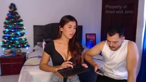 Snapshot of bradandjenn chatting on 12/17/24, 10:00 Your favorite couple and the best butt on Chatur online show from 12/17/24, 10:00