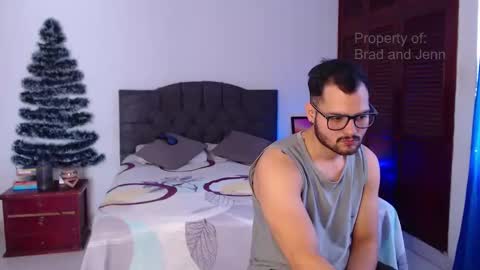 Snapshot of bradandjenn chatting on 12/28/24, 03:15 Your favorite couple and the best butt on Chatur online show from 12/28/24, 03:15