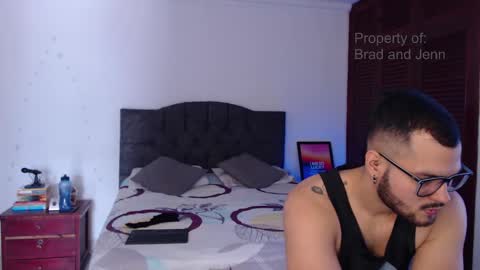 Snapshot of bradandjenn chatting on 12/31/24, 02:36 Your favorite couple and the best butt on Chatur online show from 12/31/24, 02:36