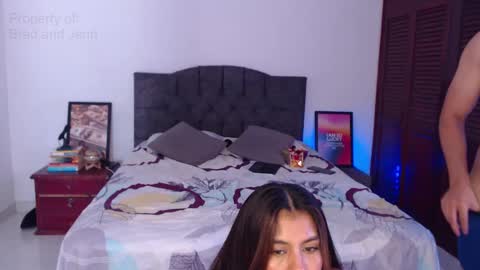 Snapshot of bradandjenn chatting on 01/23/25, 06:14 Your favorite couple and the best butt on Chatur online show from 01/23/25, 06:14