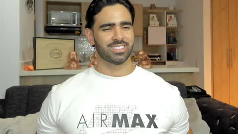 Snapshot of bradleymartin7 chatting on 10/29/25, 02:25 bradleymartin7 online show from 10/29/25, 02:25