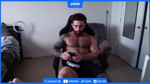 Snapshot of bradtrainn chatting on 03/25/26, 04:02 bradtrainn online show from 03/25/26, 04:02