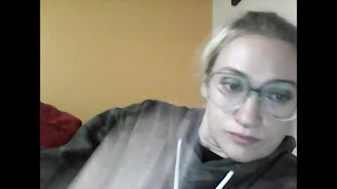 Snapshot of braindeadbetty chatting on 11/26/25, 08:26 i am a naughty jedi knight online show from 11/26/25, 08:26