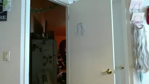 Snapshot of braindeadbetty chatting on 03/17/26, 04:10 i am a naughty jedi knight online show from 03/17/26, 04:10