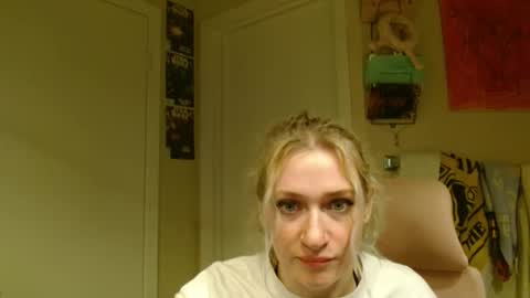 Snapshot of braindeadbetty chatting on 04/05/26, 05:04 i am a naughty jedi knight online show from 04/05/26, 05:04