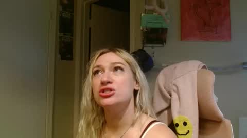 Snapshot of braindeadbetty chatting on 04/13/26, 01:49 i am a naughty jedi knight online show from 04/13/26, 01:49