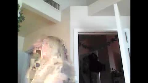 Snapshot of braindeadbetty chatting on 06/10/26, 04:17 i am a naughty jedi knight online show from 06/10/26, 04:17