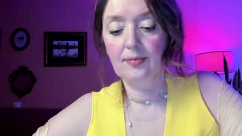 Snapshot of braingirl chatting on 04/05/26, 06:27 I see you X-twitter its braingirl online show from 04/05/26, 06:27