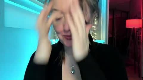 Snapshot of braingirl chatting on 05/10/26, 04:12 I see you X-twitter its braingirl online show from 05/10/26, 04:12